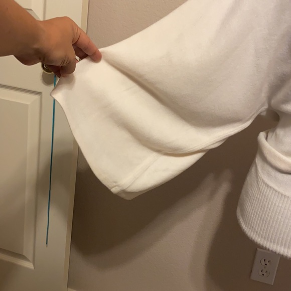 ❤️2 for $10 White Oversized Sleeve Top - Picture 3 of 9